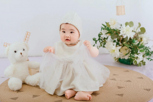 华容宝宝几个月抬头